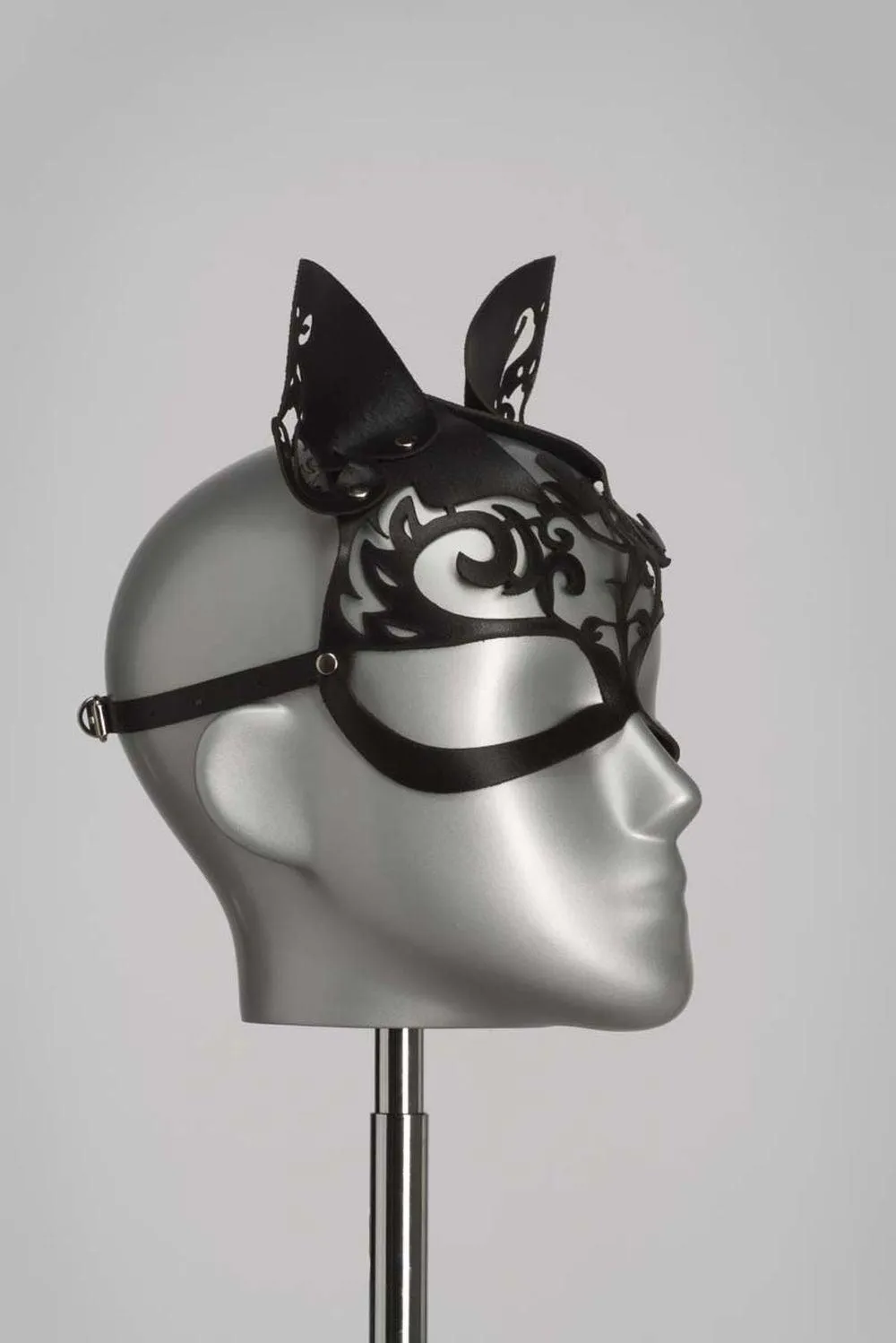 Lilly Leather Cat Mask
